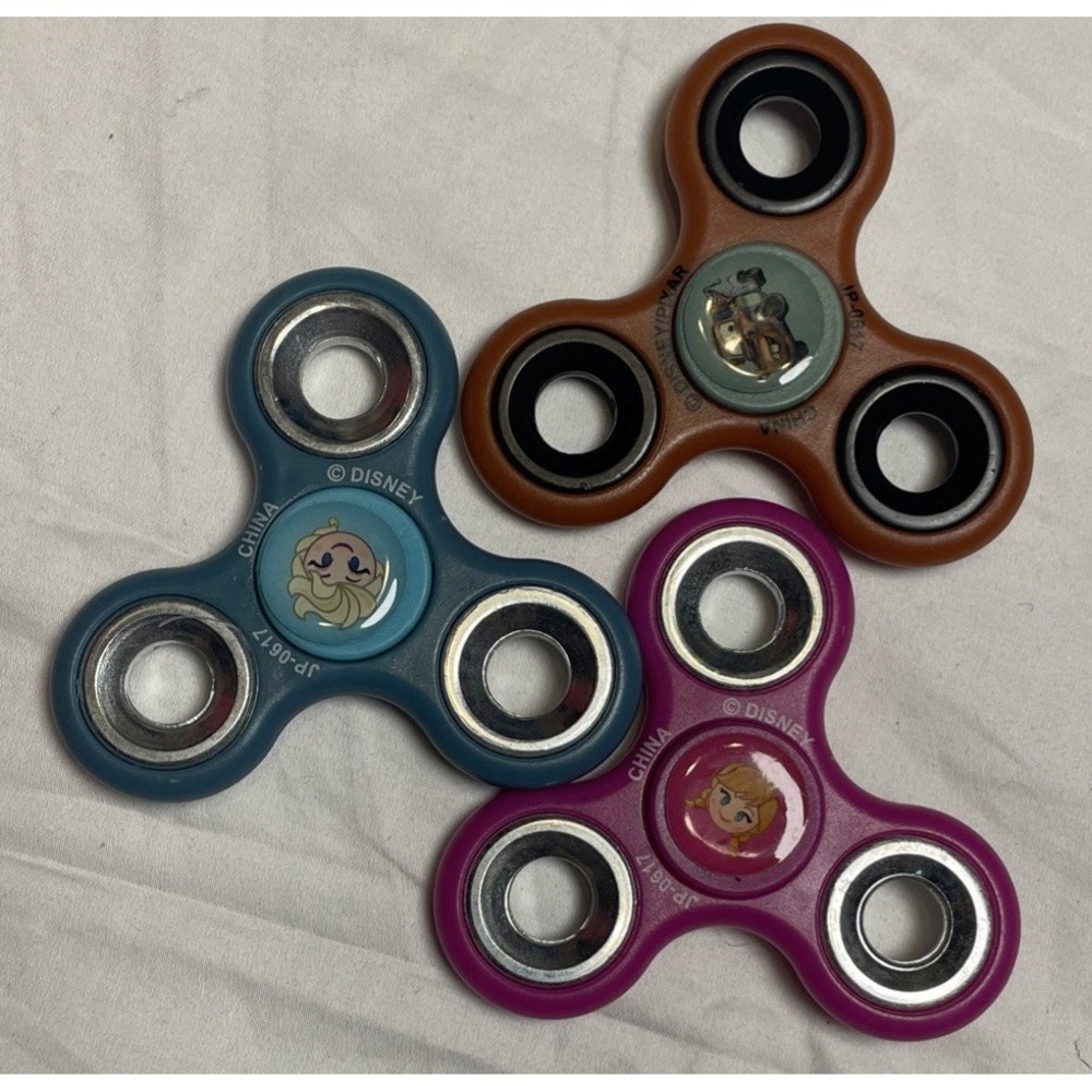 Set Of 3 Disney Fidget Spinners Anna Elsa Mater